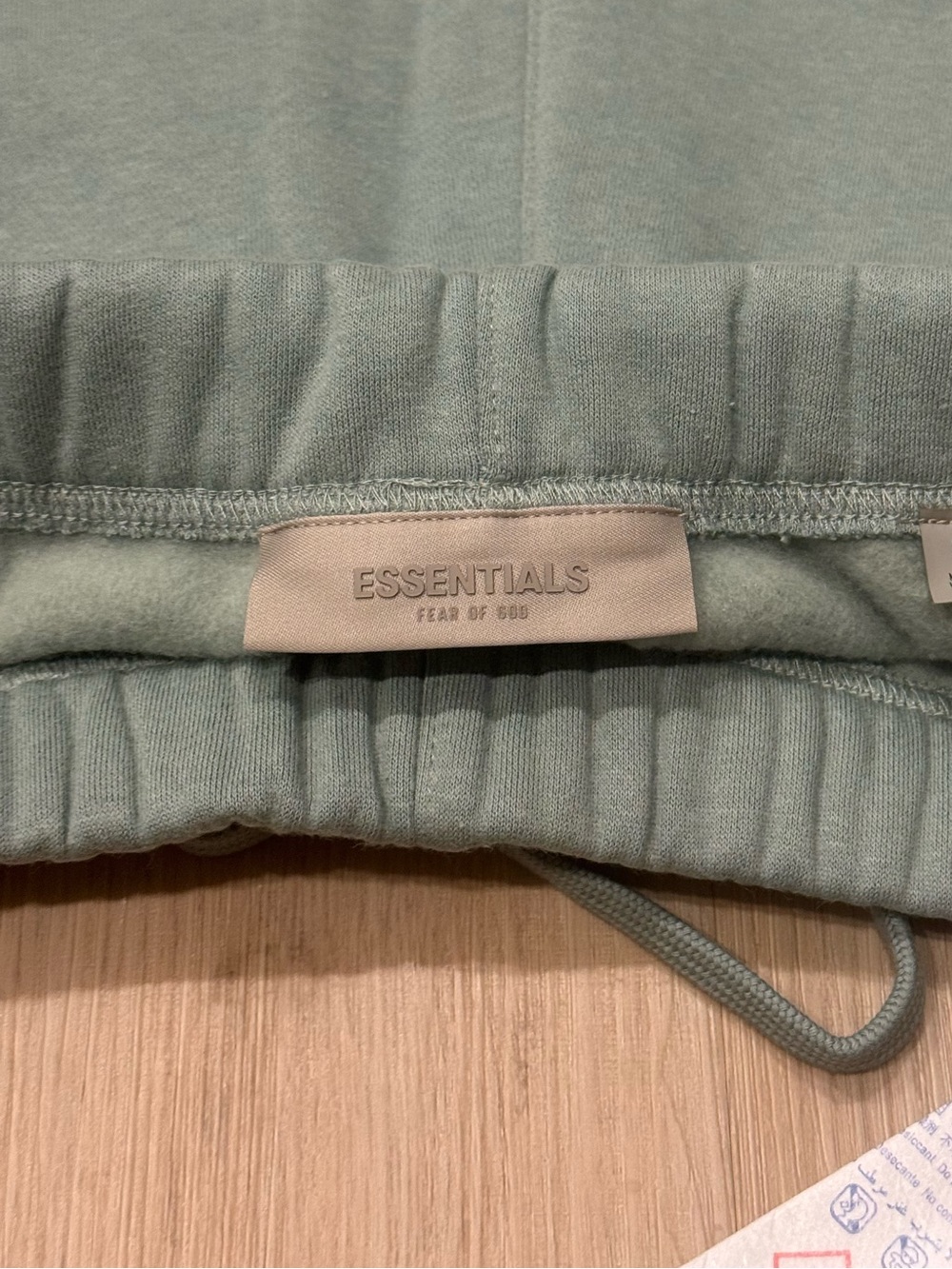 Essentials Fear Of God Sycamore Short - Picture 4 of 5